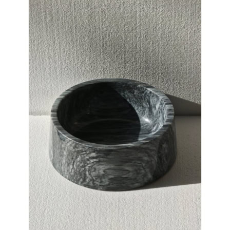 Marmeren hondenbak voor huisdieren, grijs en zwart patroon, modern design.